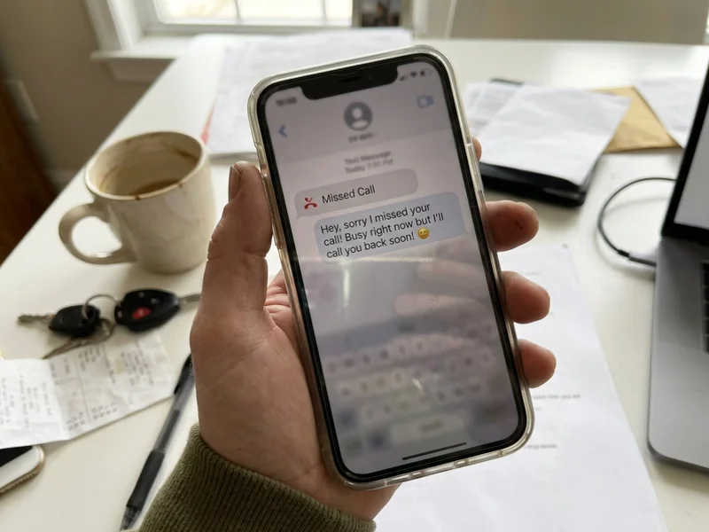 Automatic text reply sent after a missed call